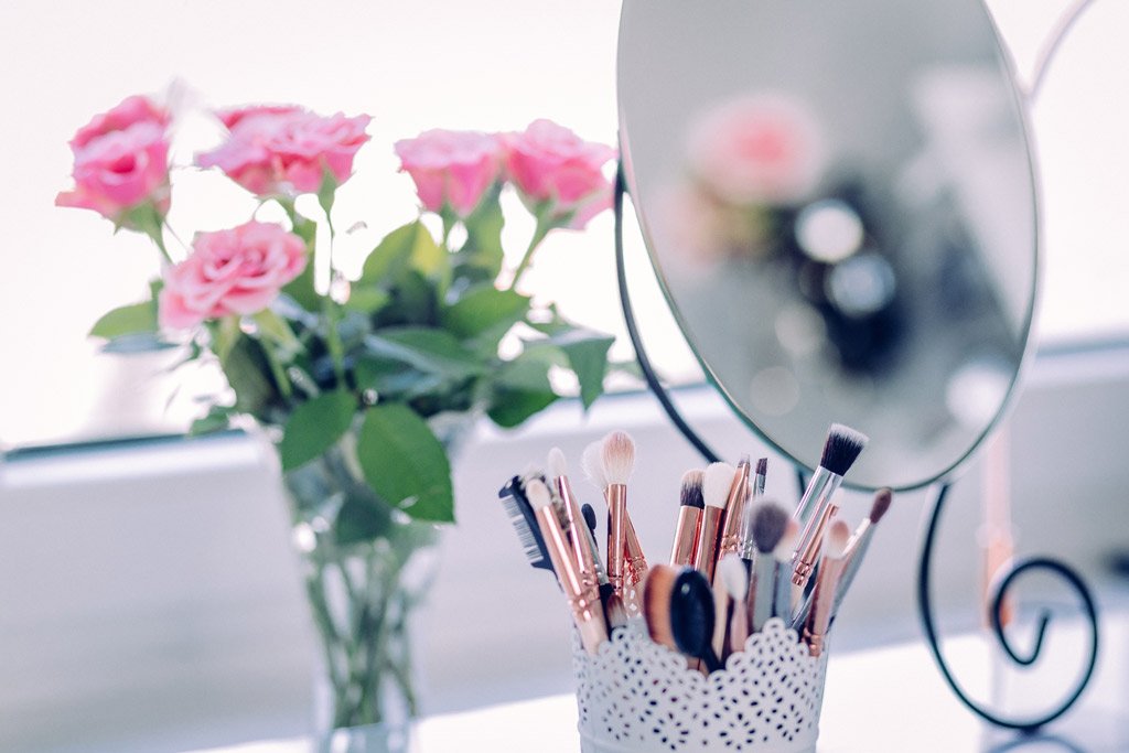 flowers-and-brushes